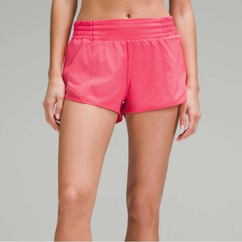 NWT Lululemon Hotty Hot HR Short 2.5” Lined, Glaze Pink, Size 4